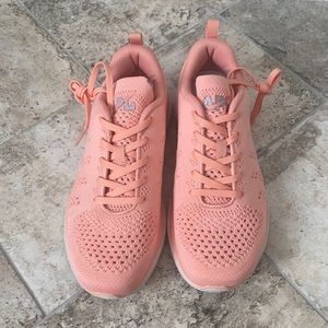 APL Techloom Pro Athletic Shoes, Size 8